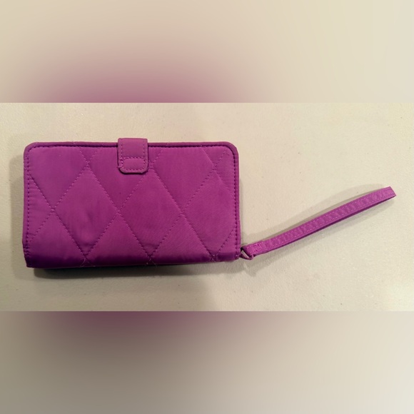 Vera Bradley | Women's Ultralight Phone Wristlet - Picture 5 of 16